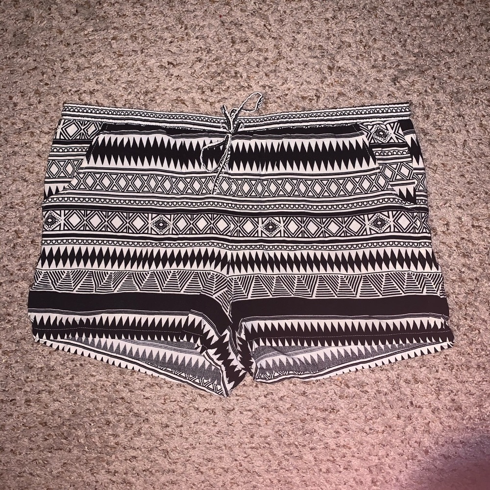 No Boundaries shorts